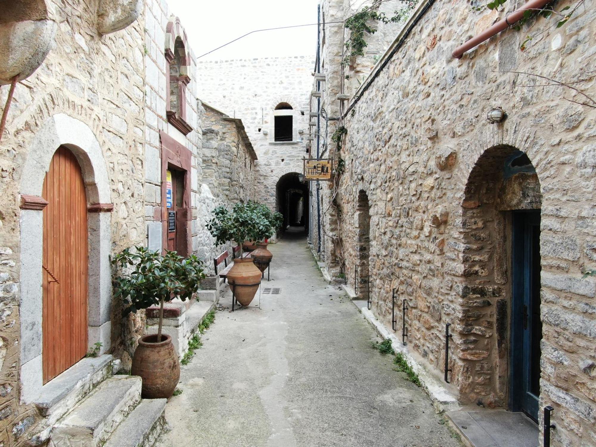 Byzantine Home In The Castle Mesta Exterior photo
